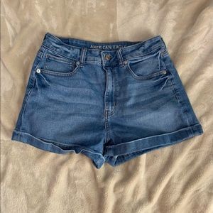 American Eagle Mom Shorts Size 6 Rolled Cuff